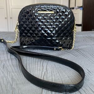 Steve Madden black quilted purse